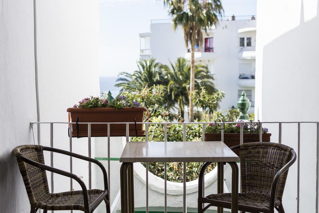 Hostal Mena Nerja Buitenkant foto